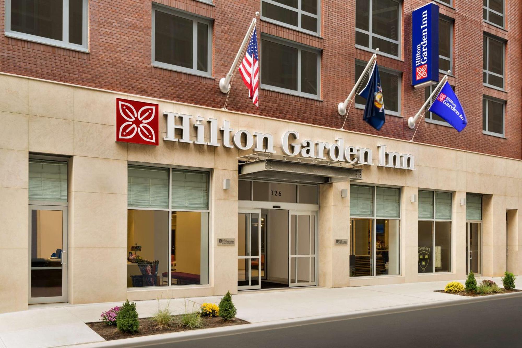Hilton Garden Inn New York Times Square South Exteriör bild